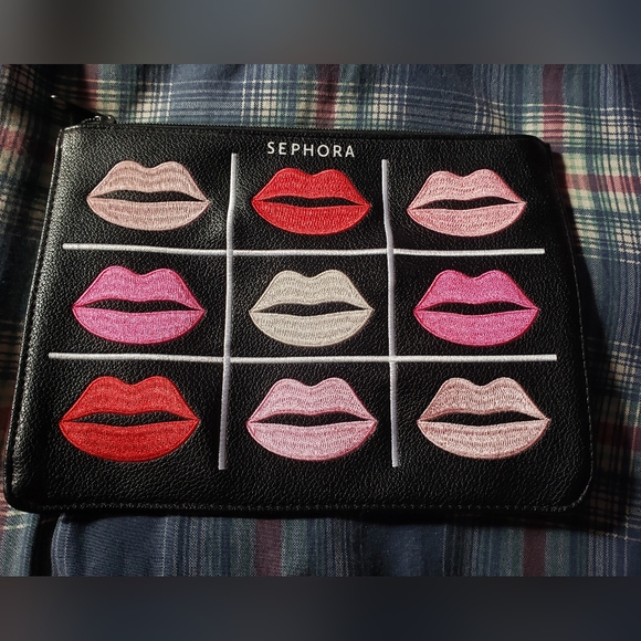 4 for $15 - Sephora VIB Rogue + Clinique Travel size make up bags - Picture 2 of 8